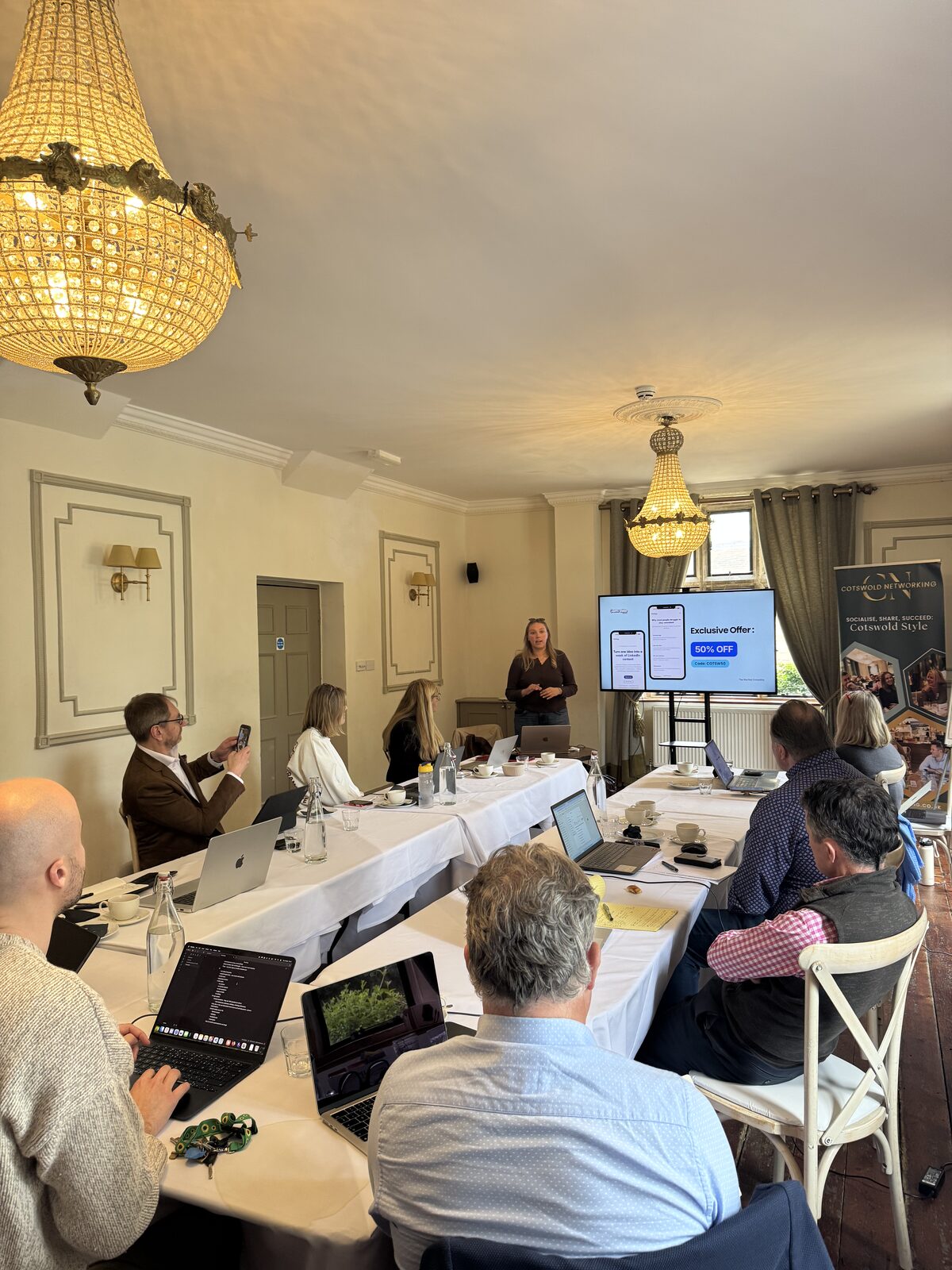 Recap: LinkedIn Workshop with Cotswold Networking — Build Your Personal Brand & Write 30 Posts in One Day, Using AI… Properly — Compelite Pro news